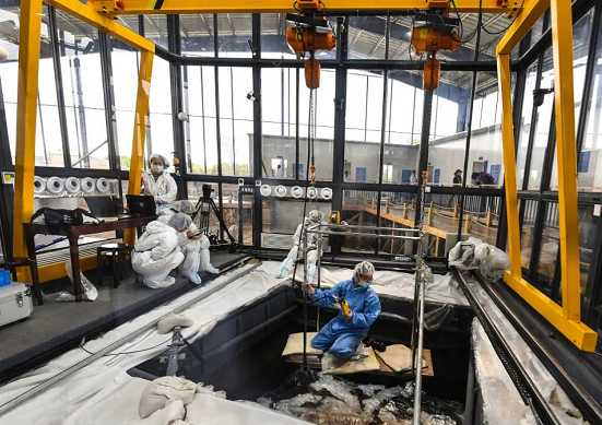 三星堆文物挖掘和提取現(xiàn)場